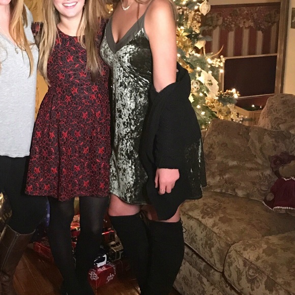 Green Velvet Party Dress - Picture 5 of 5